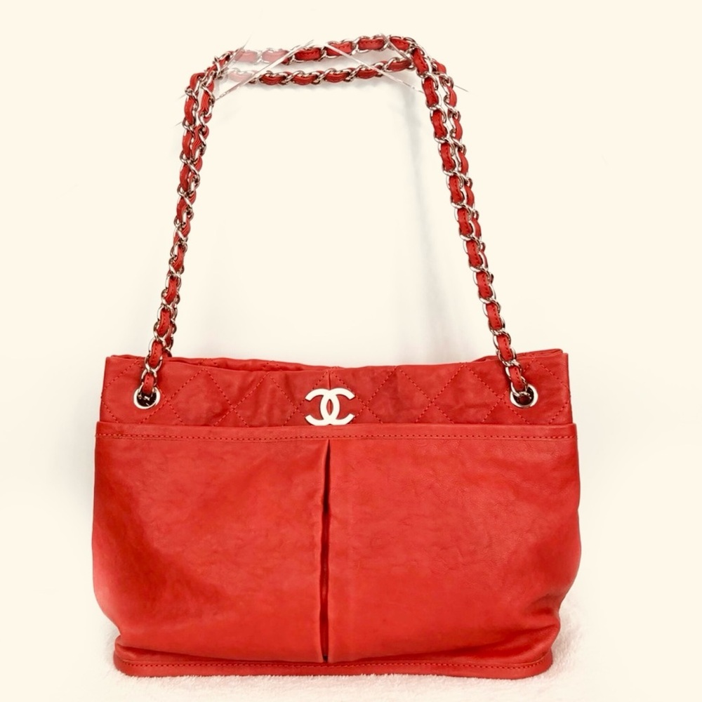 CHANEL Red Chain Strap Shoulder Bag